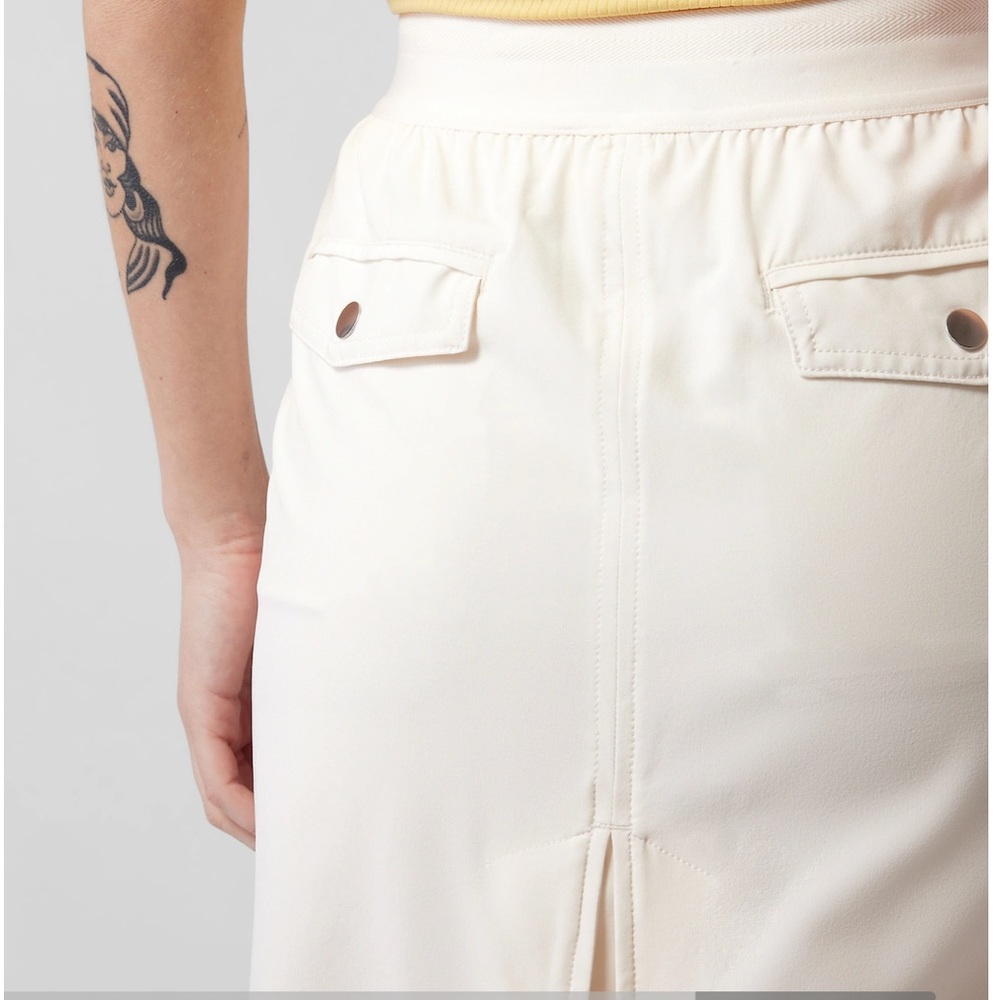 Athleta Women's Magnolia White Viena Cargo Golf Skort